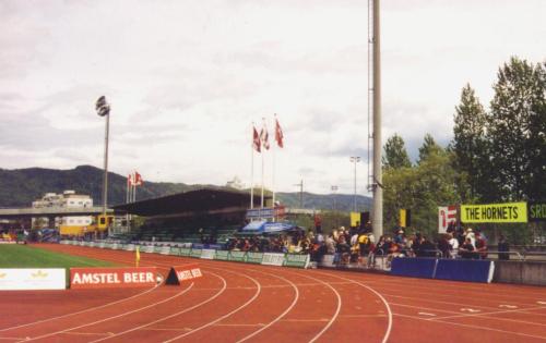 Stade de la Blancherie - Blick von der Kurve auf der Tribne