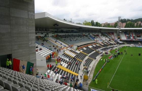 Estádio D. Afonso Henriques Guimarães - Längsseite