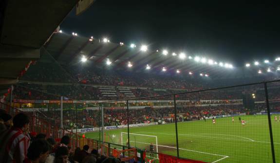 Stade Maurice Dufrasne  - Haupttribüne