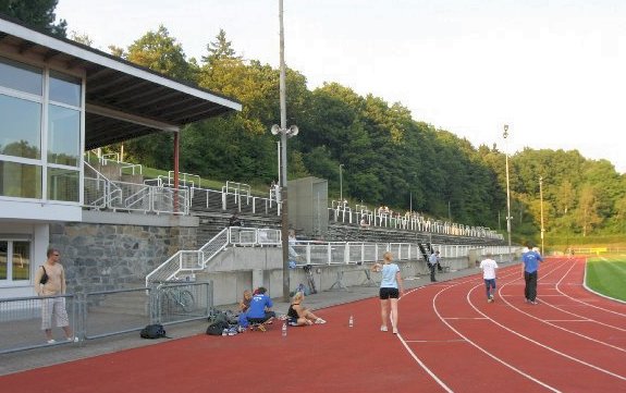 Huckenohl-Stadion - Tribüne