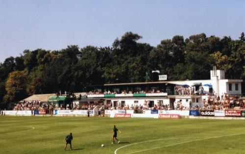 Štadión FC Petržalka - alte Längsseite